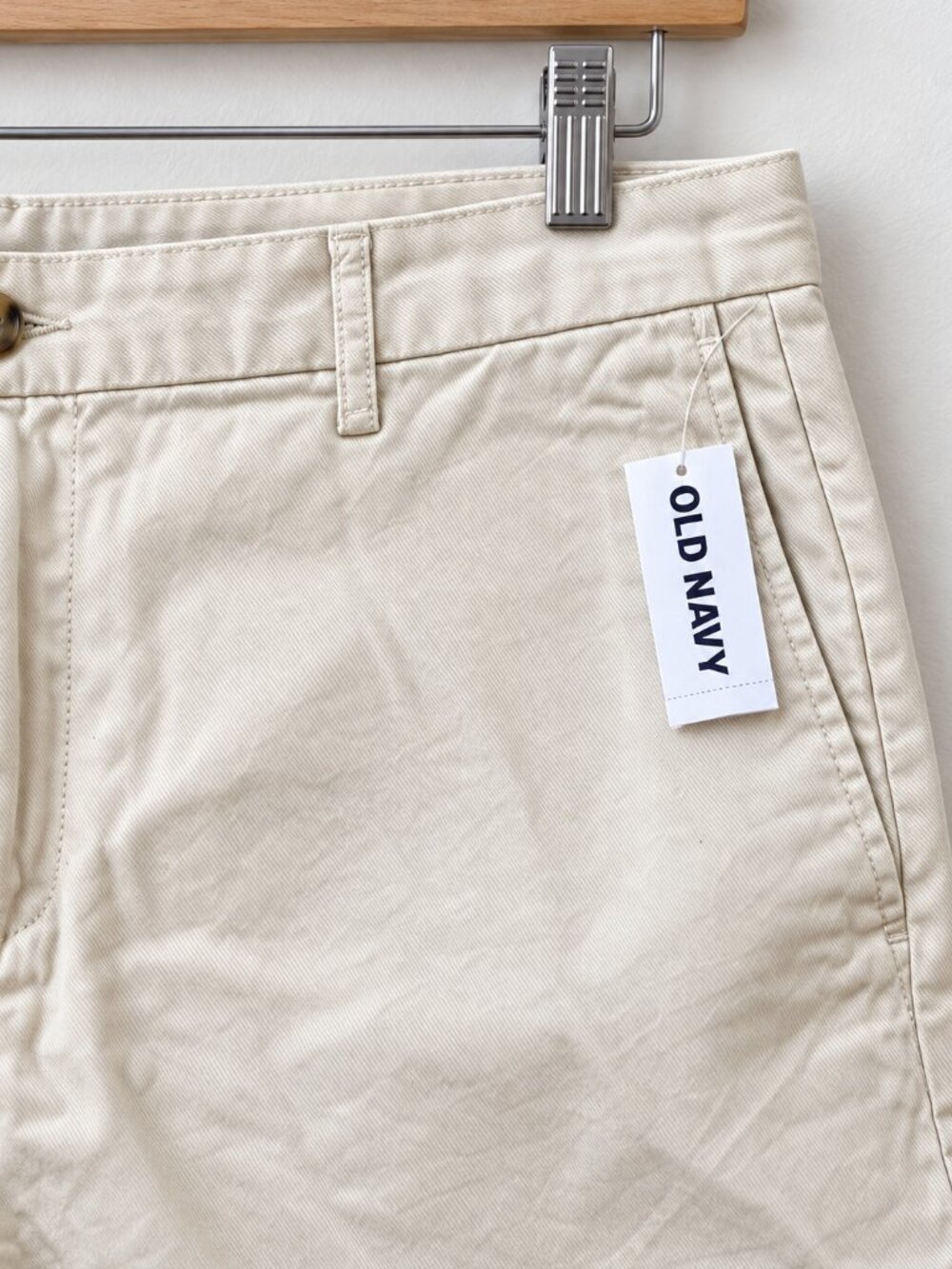 Old Navy Men's Flat Front Chino Shorts Cream Ivory Sizes 38 & 40 NWT - Picture 3 of 3